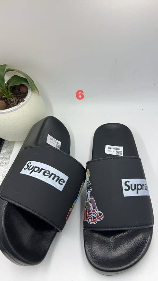 Claquette noire box logo