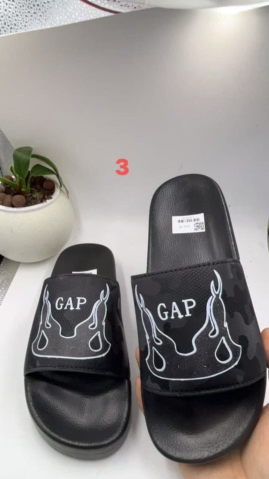 Claquette noire flamme