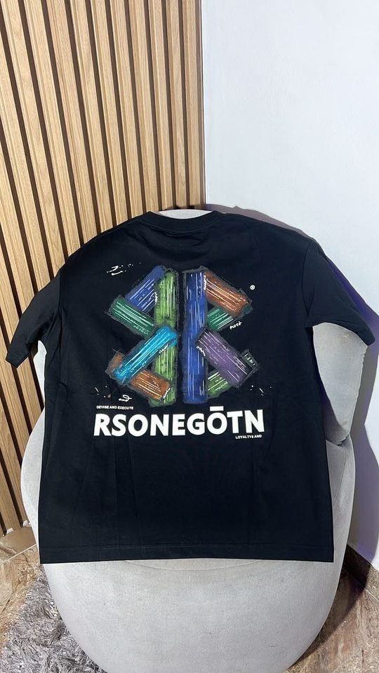 T-shirt noir Rsonegotn